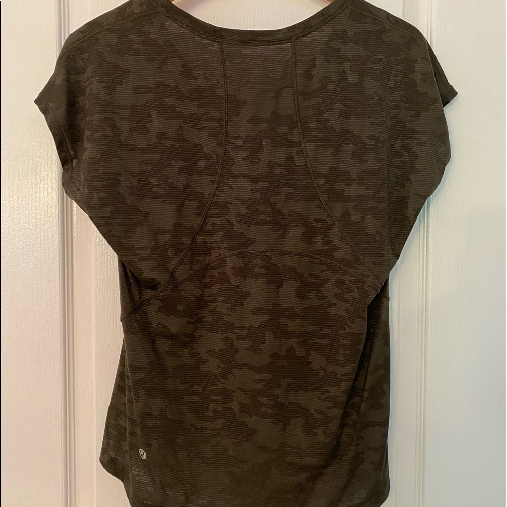lululemon tee - Picture 2 of 2
